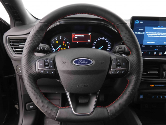 FORD_FORD_FOCUS_2549438_8.jpg