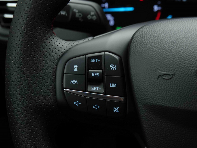 FORD_FORD_FOCUS_2652995_18.jpg FORD_FORD_FOCUS_2652995_18.jpg