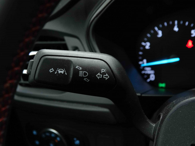 FORD_FORD_FOCUS_2652997_13.jpg