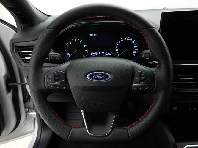 FORD_FORD_FOCUS_2652997_8.jpg