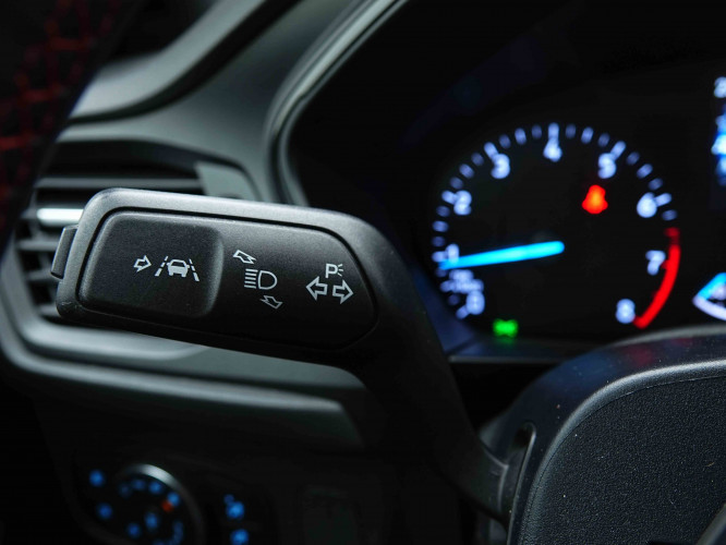 FORD_FORD_FOCUS_2654319_14.jpg