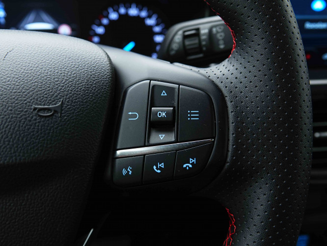 FORD_FORD_FOCUS_2654319_17.jpg