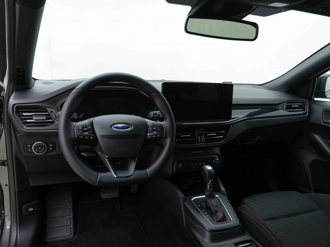 FORD_FORD_FOCUS_2654319_7.jpg