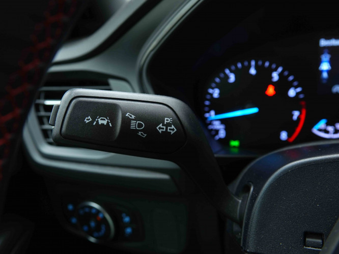 FORD_FORD_FOCUS_2654326_14.jpg