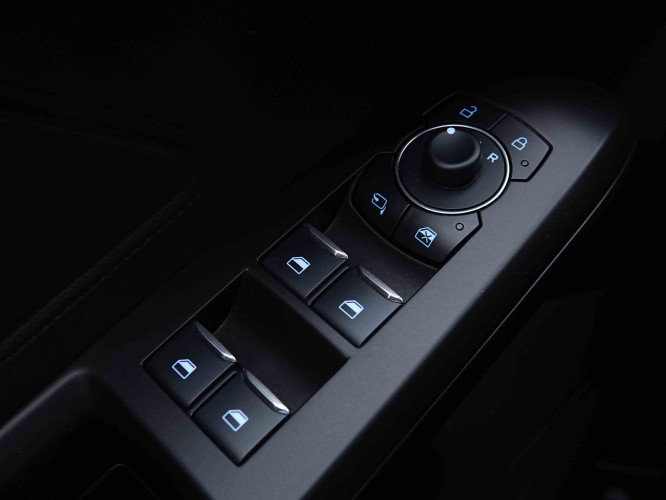 FORD_FORD_FOCUS_2654356_19.jpg