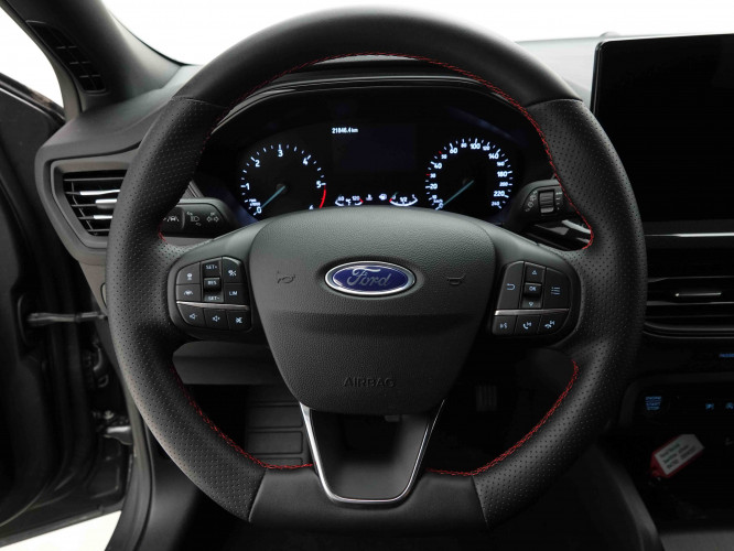 FORD_FORD_FOCUS_2654357_8.jpg