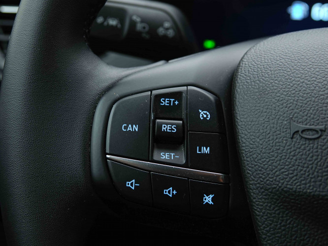 FORD_FORD_FOCUS_2654765_17.jpg