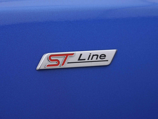 FORD_FORD_FOCUS_2655493_21.jpg FORD_FORD_FOCUS_2655493_21.jpg
