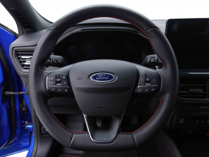 FORD_FORD_FOCUS_2655493_8.jpg FORD_FORD_FOCUS_2655493_8.jpg
