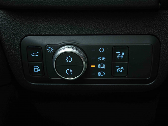 FORD_FORD_KUGA_2654600_21.jpg