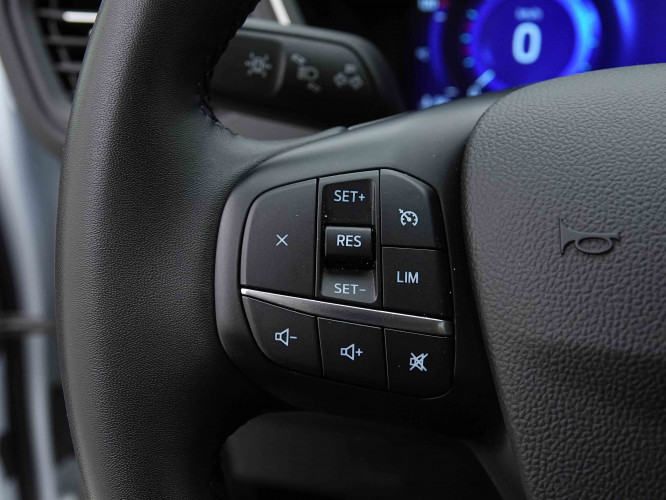 FORD_FORD_KUGA_2654873_44.jpg