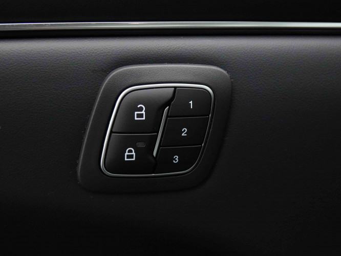 FORD_FORD_MUSTANGMAC_2653438_21.jpg