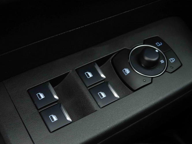 FORD_FORD_TOURNEOCOU_2653773_22.jpg
