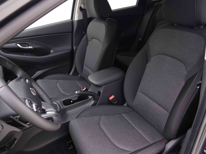 HYUNDAI_HYUNDAI_I30_2548199_6.jpg