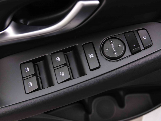 HYUNDAI_HYUNDAI_I30_2548967_22.jpg