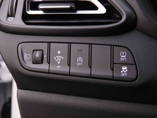 HYUNDAI_HYUNDAI_I30_2548967_8.jpg