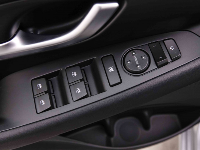 HYUNDAI_HYUNDAI_I30_2548968_20.jpg