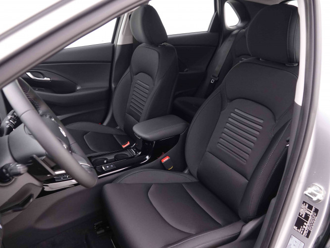 HYUNDAI_HYUNDAI_I30_2548968_6.jpg