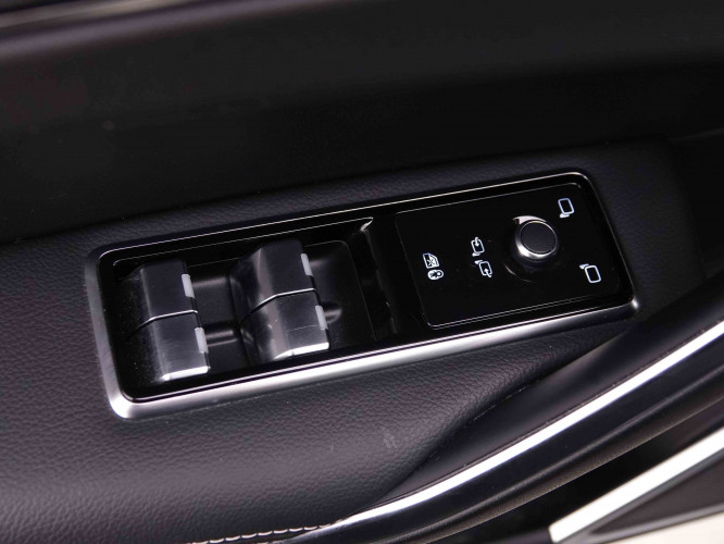 JAGUAR_JAGUAR_F_PACE_2547357_24.jpg