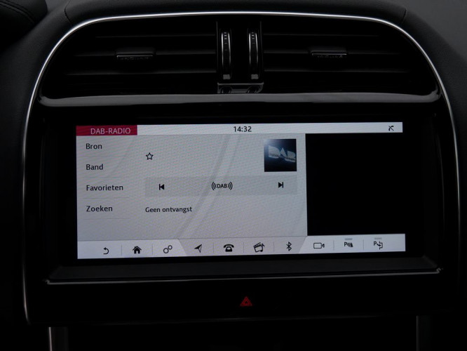 JAGUAR_JAGUAR_XE_2341558_12.jpg