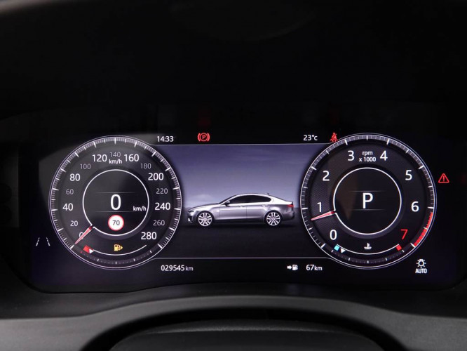 JAGUAR_JAGUAR_XE_2341558_16.jpg