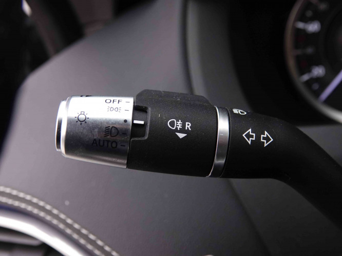 JAGUAR_JAGUAR_XE_2547591_17.jpg