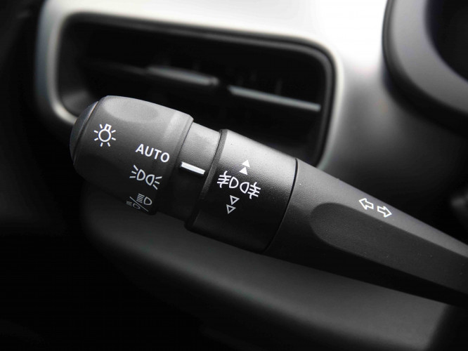 JEEP_JEEP_AVENGER_2550219_17.jpg JEEP_JEEP_AVENGER_2550219_17.jpg