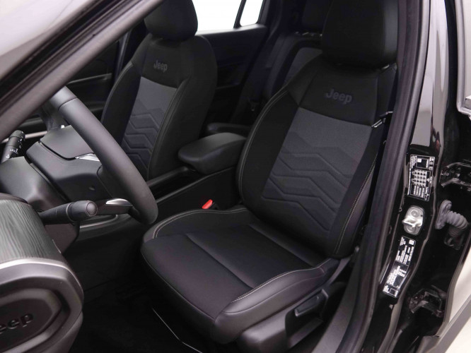 JEEP_JEEP_AVENGER_2550422_6.jpg JEEP_JEEP_AVENGER_2550422_6.jpg