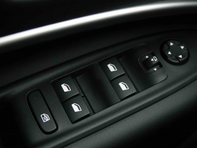 JEEP_JEEP_AVENGER_2652842_23.jpg JEEP_JEEP_AVENGER_2652842_23.jpg