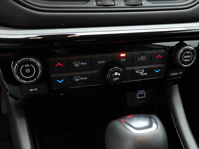 JEEP_JEEP_COMPASS_2652707_13.jpg JEEP_JEEP_COMPASS_2652707_13.jpg