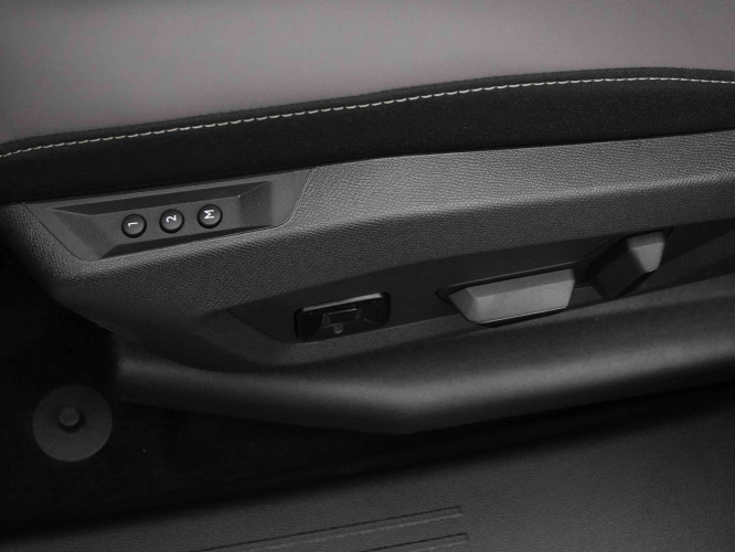 JEEP_JEEP_COMPASS_2654376_19.jpg