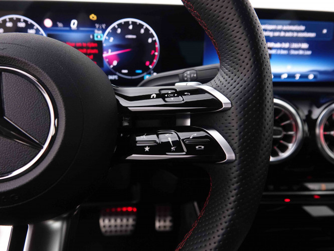 MERCEDES_MERCEDES_AKLASSE_2548341_15.jpg