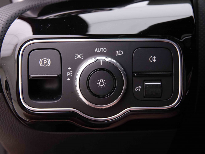 MERCEDES_MERCEDES_AKLASSE_2549017_8.jpg