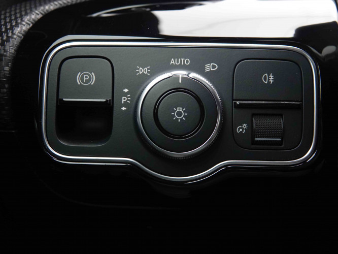 MERCEDES_MERCEDES_AKLASSE_2550101_10.jpg