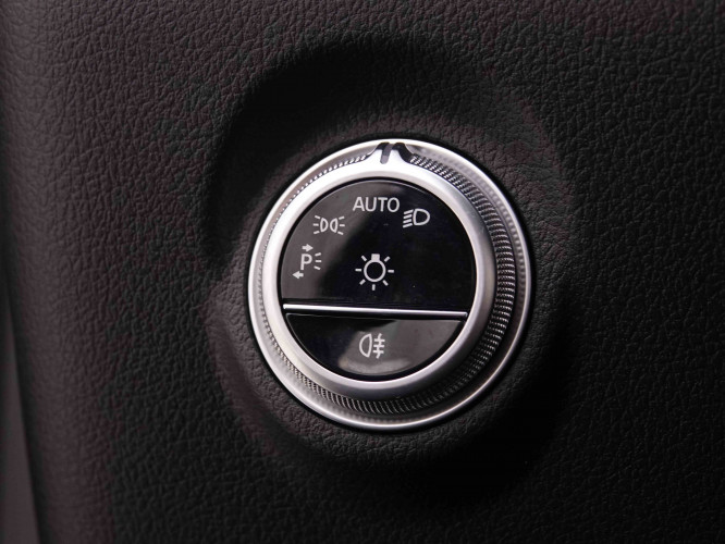 MERCEDES_MERCEDES_CKLASSE_2548460_41.jpg
