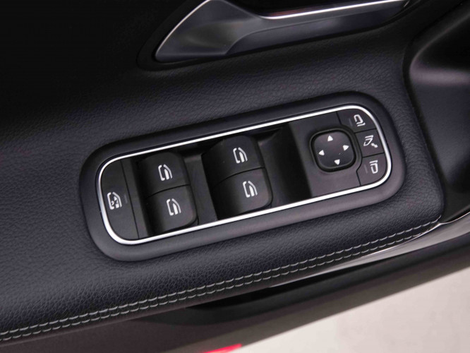 MERCEDES_MERCEDES_CLA_2548332_22.jpg