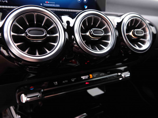 MERCEDES_MERCEDES_CLA_2548866_15.jpg