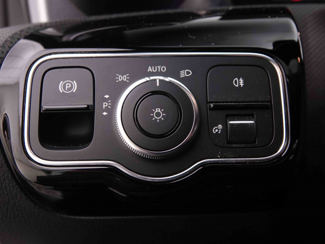 MERCEDES_MERCEDES_CLA_2550299_9.jpg