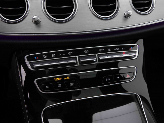 MERCEDES_MERCEDES_EKLASSE_2548380_15.jpg