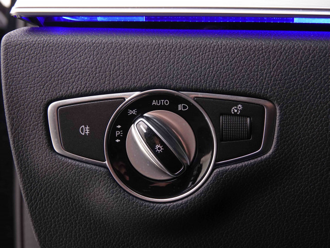 MERCEDES_MERCEDES_EKLASSE_2548380_9.jpg