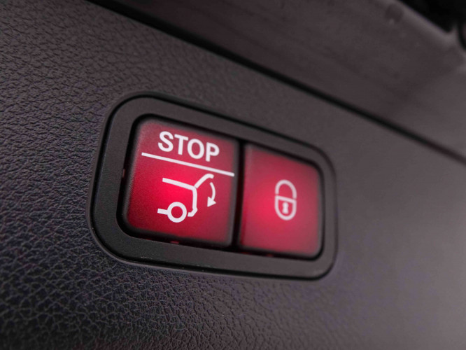 MERCEDES_MERCEDES_EKLASSE_2548748_6.jpg