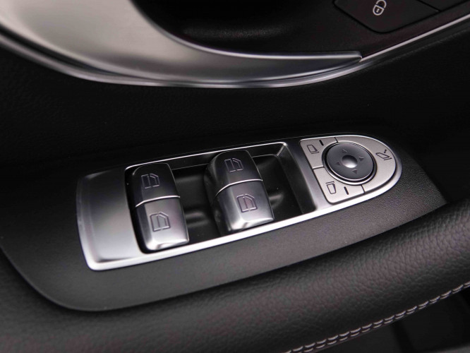 MERCEDES_MERCEDES_EKLASSE_2549450_24.jpg