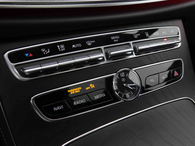 MERCEDES_MERCEDES_EKLASSE_2549663_18.jpg