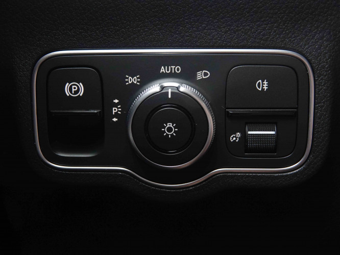 MERCEDES_MERCEDES_EQA_2549822_10.jpg