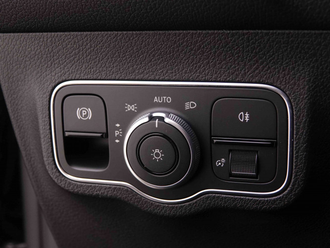 MERCEDES_MERCEDES_EQB_2548010_10.jpg