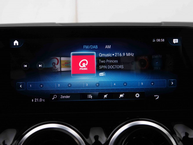 MERCEDES_MERCEDES_GLA_2548578_12.jpg