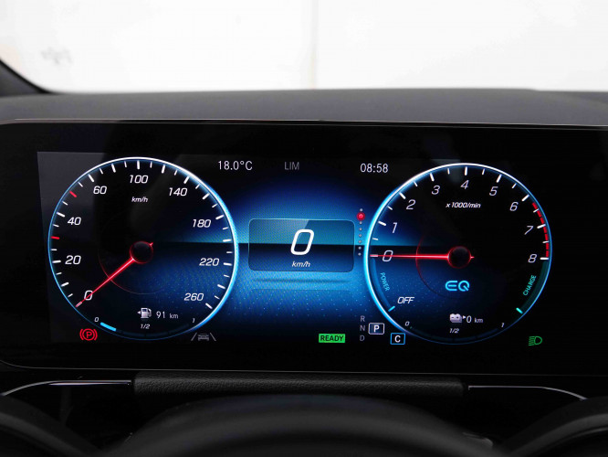 MERCEDES_MERCEDES_GLA_2548578_18.jpg