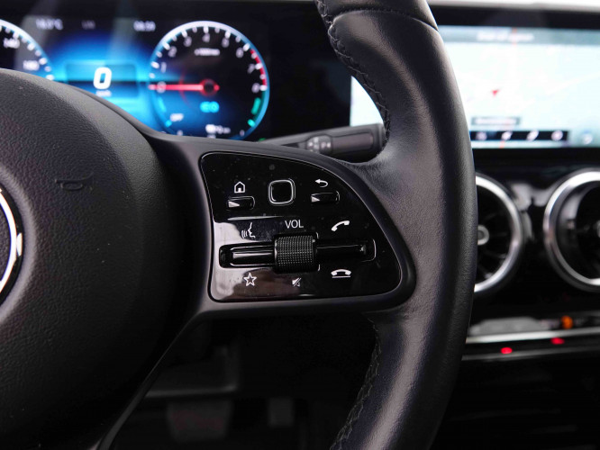 MERCEDES_MERCEDES_GLA_2548578_21.jpg