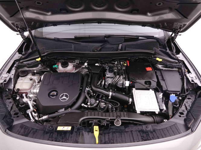 MERCEDES_MERCEDES_GLA_2548578_24.jpg