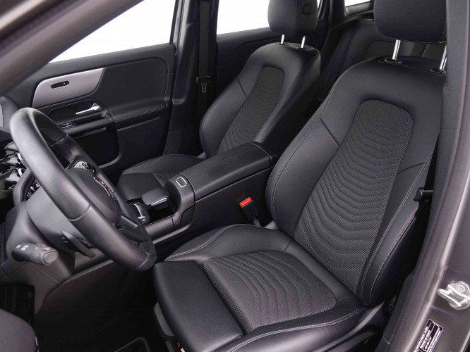 MERCEDES_MERCEDES_GLA_2548578_7.jpg
